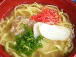 【023あしびうなぁ】沖縄そば小