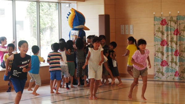 ゼルビーが 子どもセンターただon を訪問しました Fc町田ゼルビア オフィシャルサイト ゼルビーが 子どもセンターただon を訪問しました Fc町田ゼルビア オフィシャルサイト