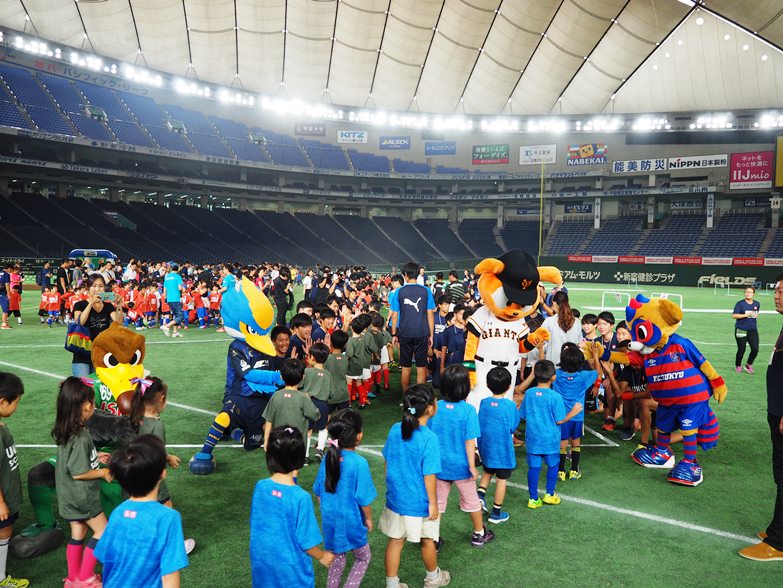 ゼルビーが Jfaユニクロサッカーキッズin東京ドーム に参加しました Fc町田ゼルビア オフィシャルサイト