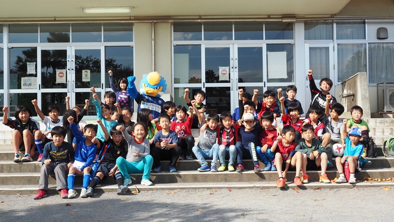 ゼルビーが町田市立第四小学校ptaおやじの会主催のサッカー教室に参加しました Fc町田ゼルビア オフィシャルサイト