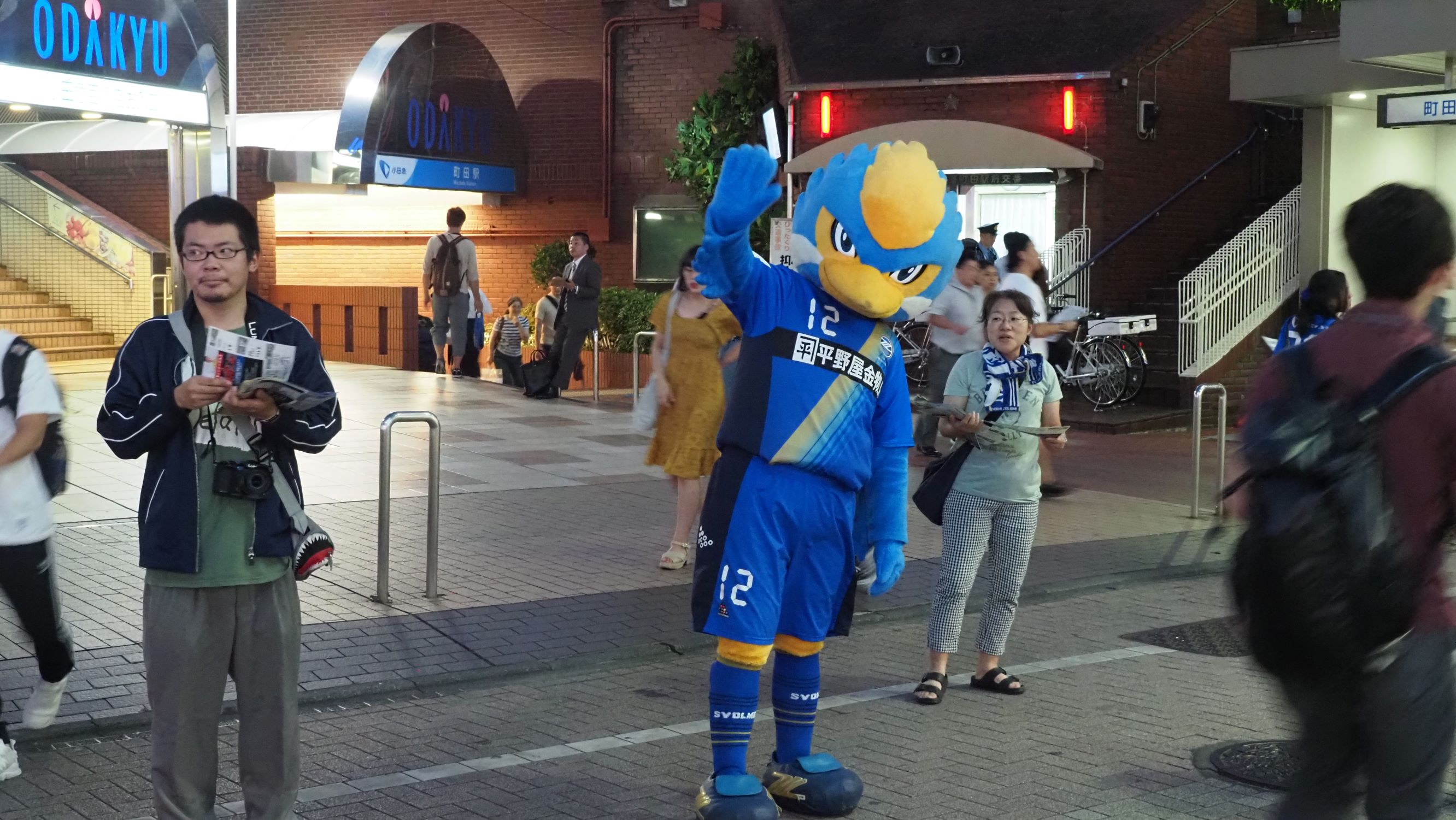 ゼルビーが町田駅周辺にて東京ヴェルディとの『共同告知活動』に参加しました