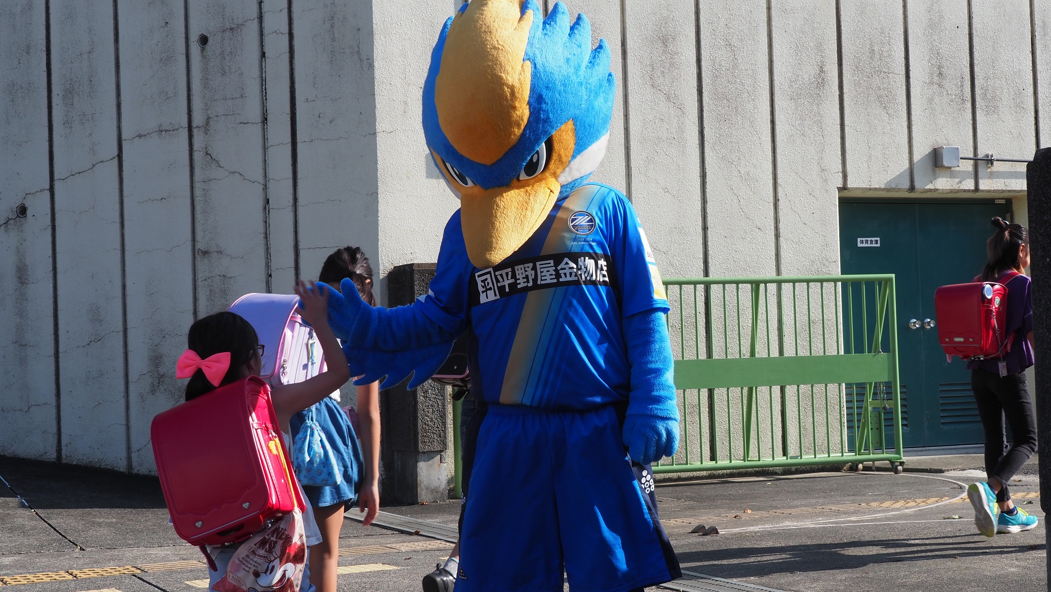 町田市立小山田小学校で ゼルビア朝礼 を行いました Fc町田ゼルビア オフィシャルサイト 町田市立小山田小学校で ゼルビア朝礼 を行いました Fc町田ゼルビア オフィシャルサイト