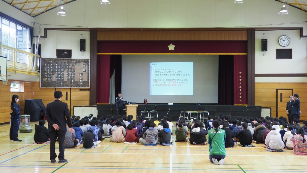 土岐田スクールコーチが町田市立忠生小学校で キャリア教育授業 を行いました Fc町田ゼルビア オフィシャルサイト