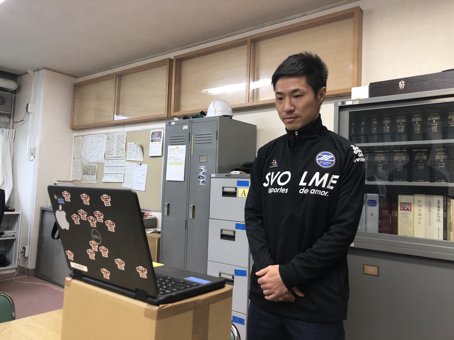 李漢宰クラブナビゲーターが町田市立金井小学校で『ゼルビア朝礼』を行いました