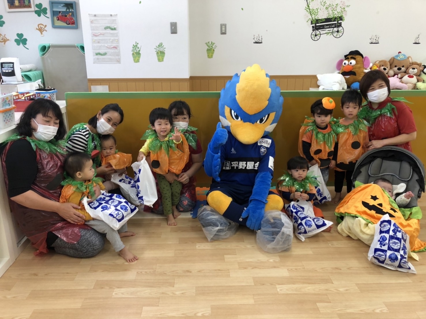 10/25 ゼルビーが『アロハスマイル保育園ハロウィンパーティー』に参加しました