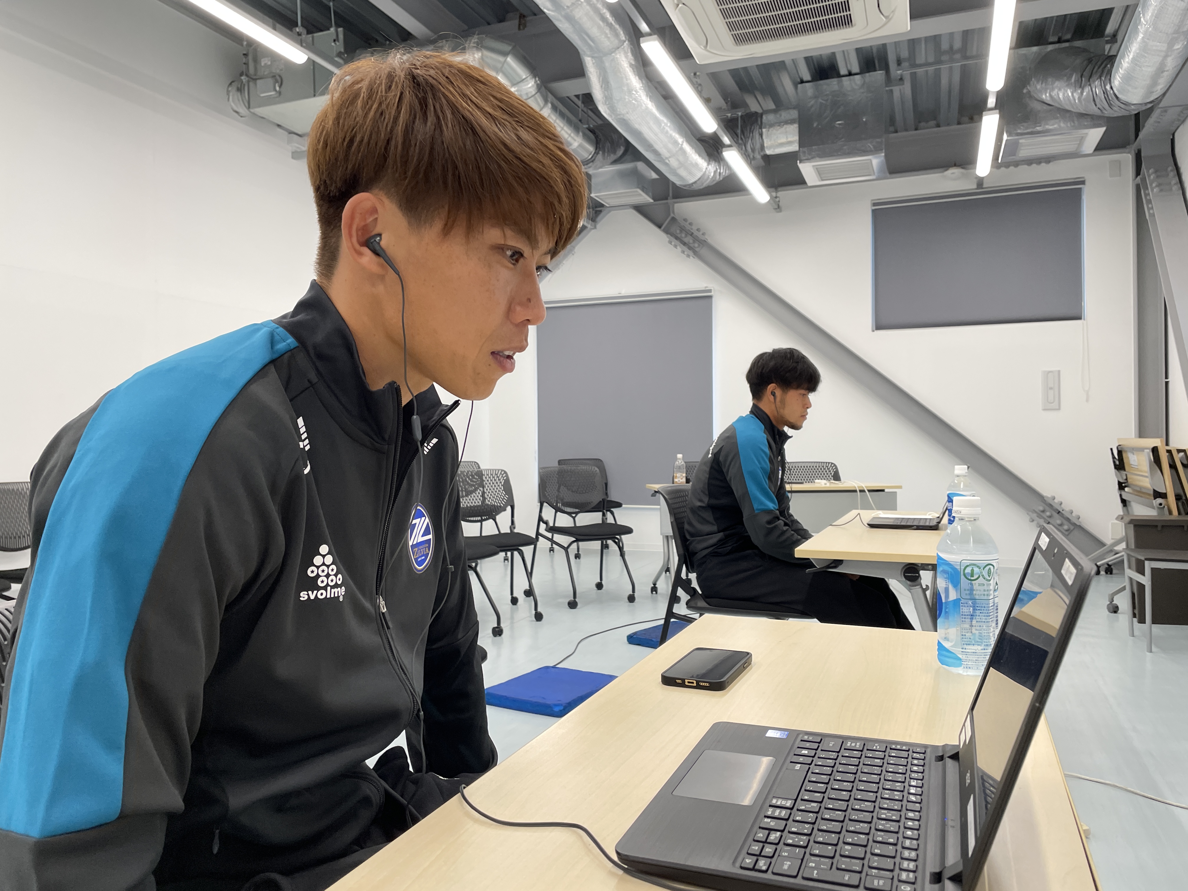 太田宏介選手・佐藤大樹選手がオンラインで小学生と交流しました！