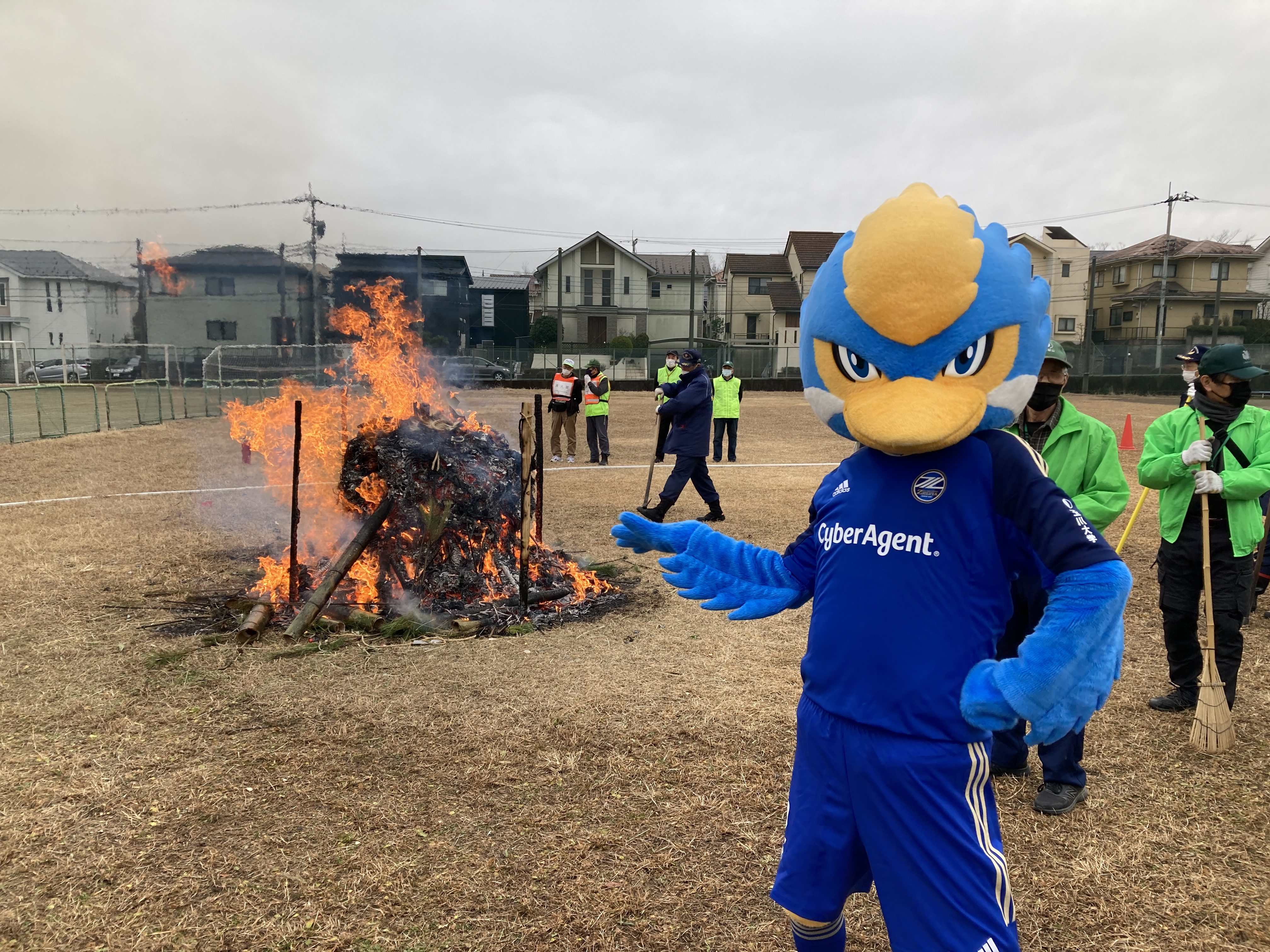 【1/14(土)】ゼルビーが三輪緑山地区・能ヶ谷町内会『どんど焼き』に参加しました！