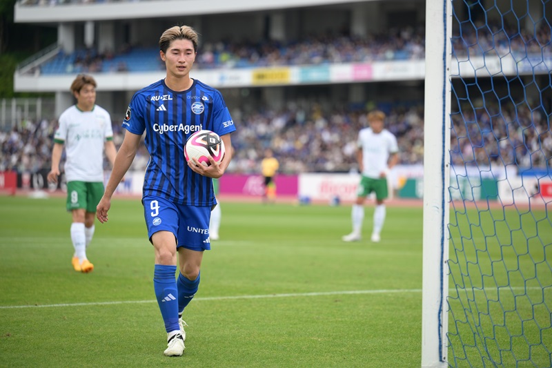町田ゼルビア　藤尾翔太　サイン入りスパイク FC町田ゼルビア#9藤尾翔太選手直筆サイン入り特製ポストカード