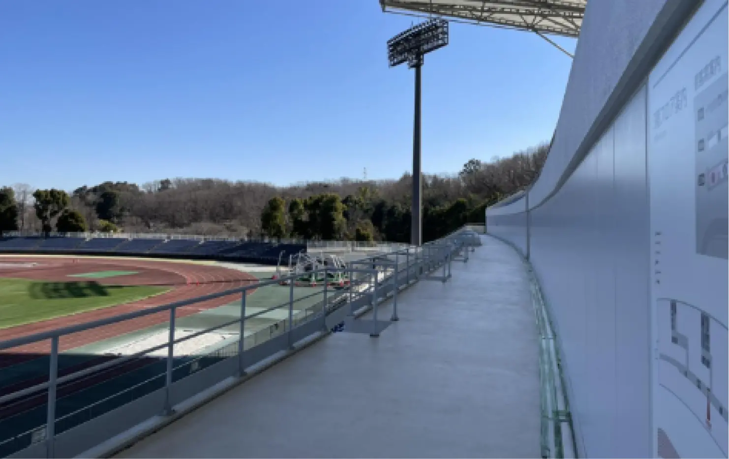 ⑮メイン車イス席