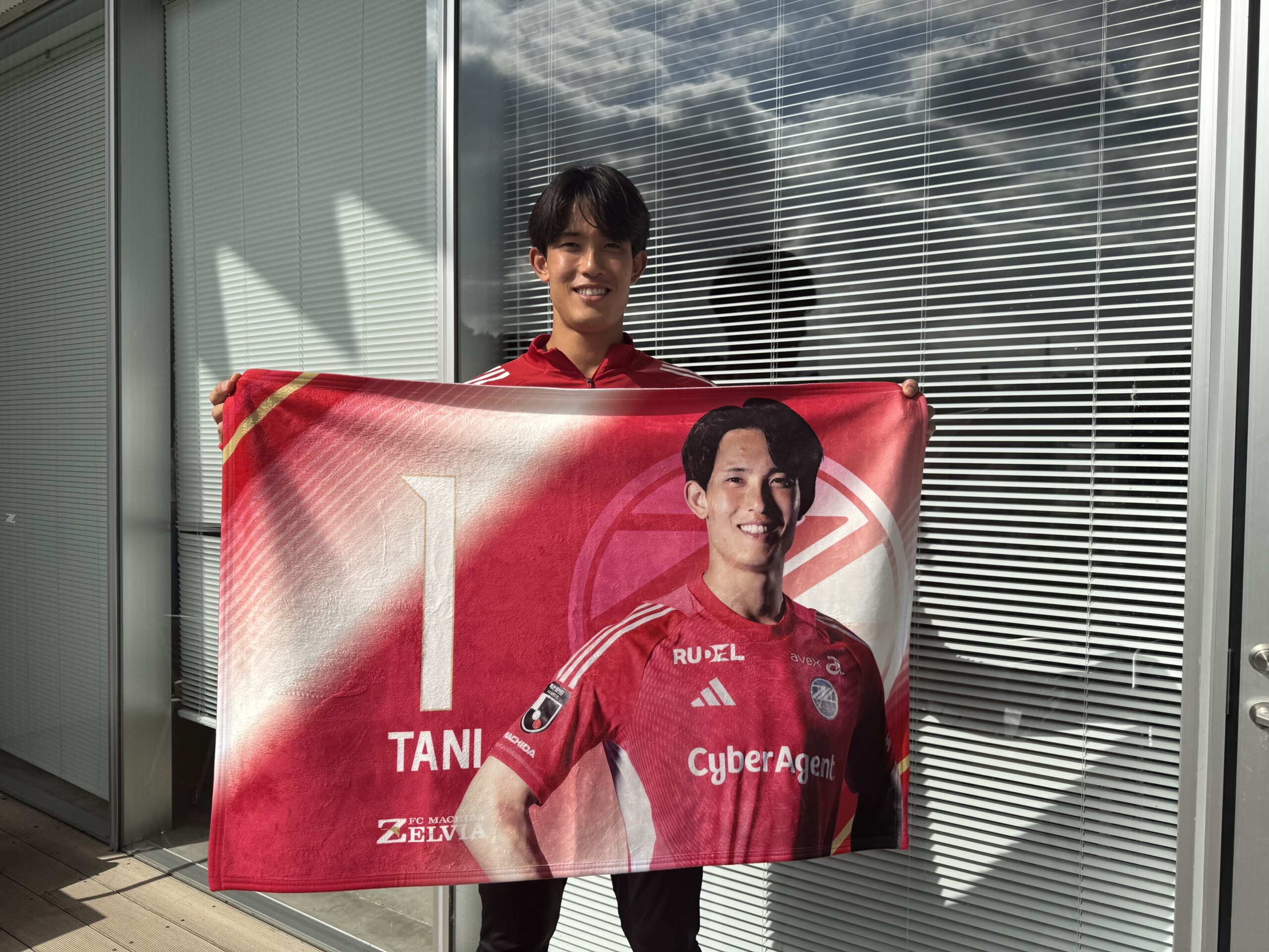 町田ゼルビア　上下セット　ウォーマー　Mサイズ FC町田ゼルビア エンブレム入りセットアップジャージ｜【公式